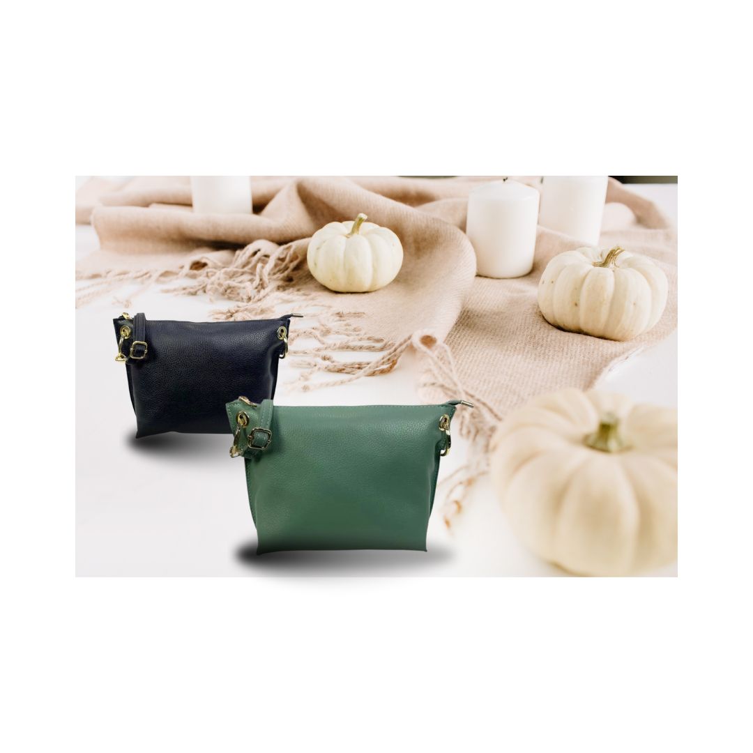 Schwarze und grüne  Leder Abendumhängetasche mit goldfarbenen Details und abnehmbarem Riemen