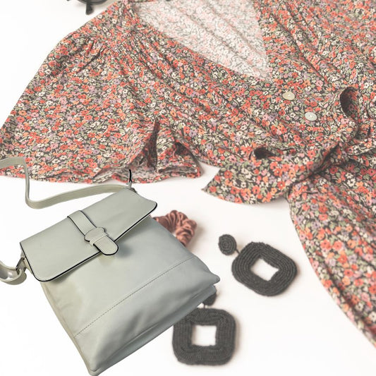 Damen Schultertasche mit Magnetverschluss mittelgroß