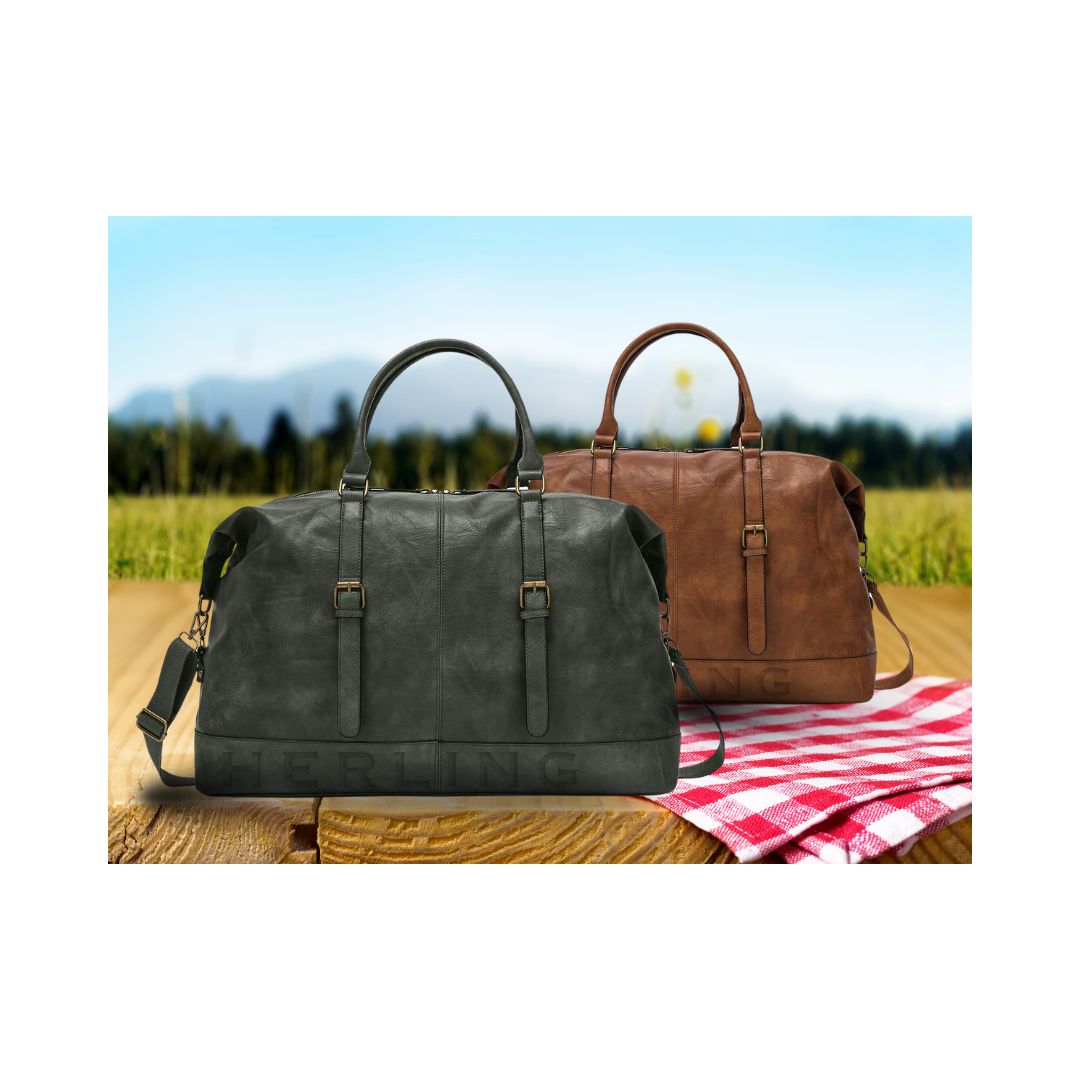 Geräumige Reisetasche Farbe Braun oder Frappuccinoaus PU-Leder stabile Griffe und Beschläge
