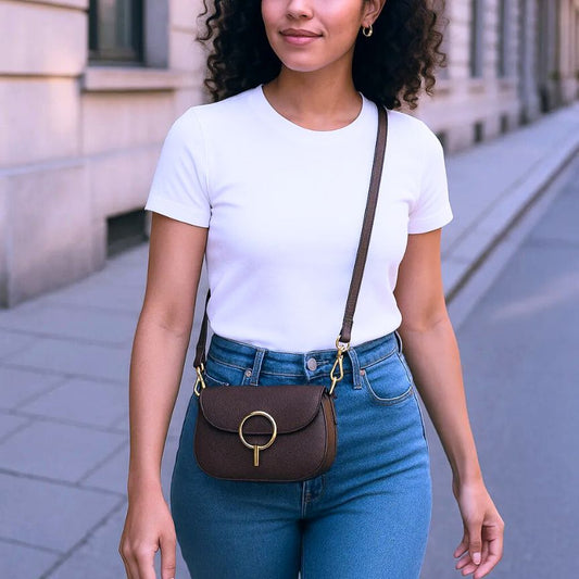 modische leder handtasche mit schöne metaldetails braun