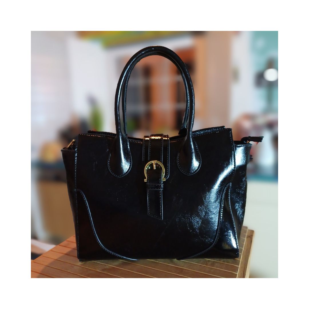 Schwarze Umhängetasche mit stabilen griffen und verstellbarem Schultergurt