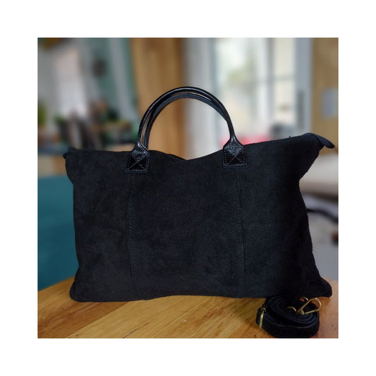 Schwarze Wildleder Handtasche mit stabilen Tragegriffen und abnehmbarem Schultergurt