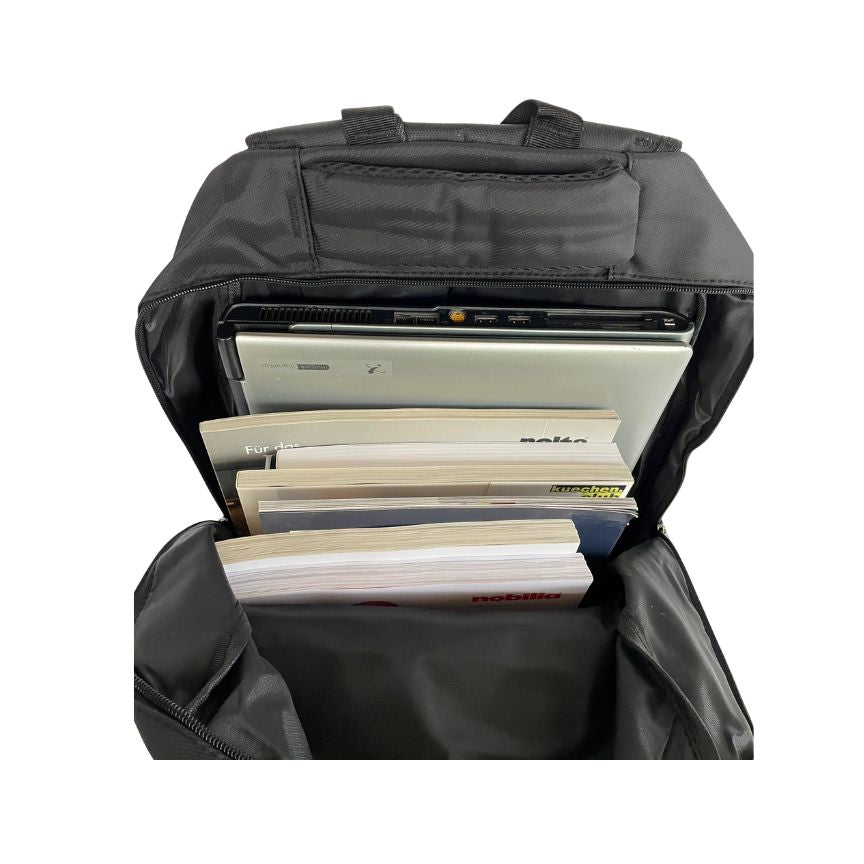 Schwarzer Rucksack mit drei Fächern für den täglichen Gebrauch