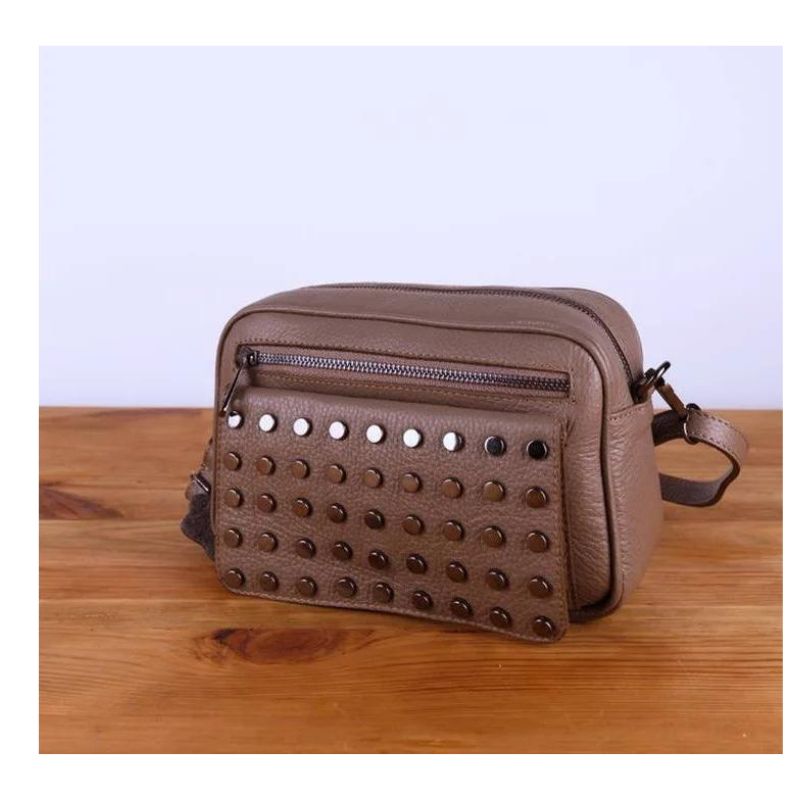 Damen Umhängetasche Alltags Crossbodybag modern braun Nietendesign