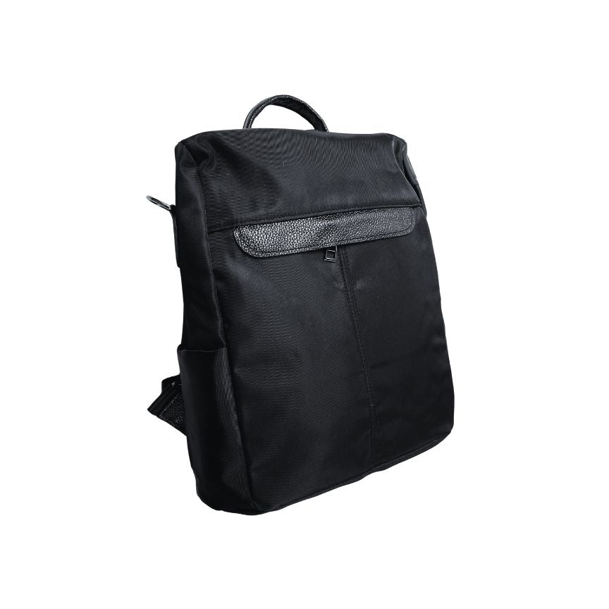 Kleiner Schwarzer Rucksack - lässig, praktisch und alltagstauglich