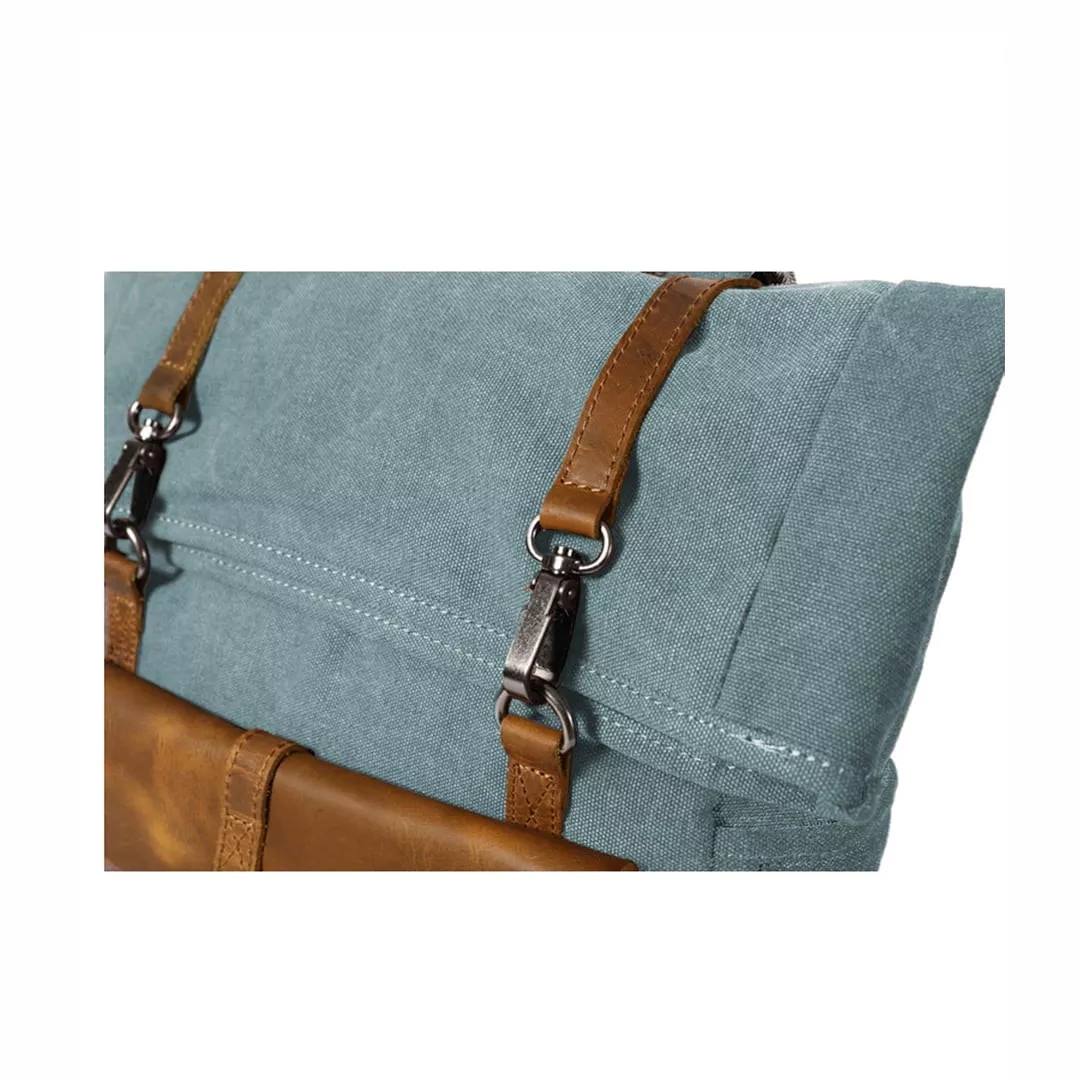 Details Karabiner Vintage Kanvas mit Lederdetails stabiler geräumiger Rolltoprucksack für Männer und Frauen 