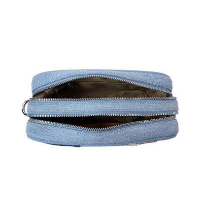 Demin Crossbody Bag - Edle Patches, breiter Gurt und zwei Fächer