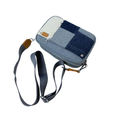 Demin Crossbody Bag - Edle Patches, breiter Gurt und zwei Fächer