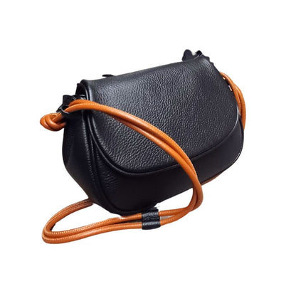 Elegante Damen Lederhandtasche - kompakt, geräumig, schlicht