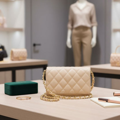 Elegante Damen Lederhandtasche - schlicht, kompakt & stilvoll für besondere Anlässe