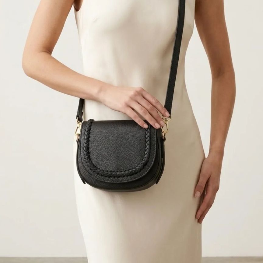 "Leni" - Elegante Lederhandtasche in Halbmondform - für Alltag und besondere Anlässe
