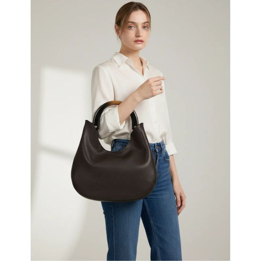 Exklusive Damenhandtasche aus Leder mit Henkel - Modern-High-Fashion-Look