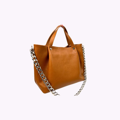 Seitenansicht der Damen Leder Umhängetasche mit Kettenriemen und metal details braun