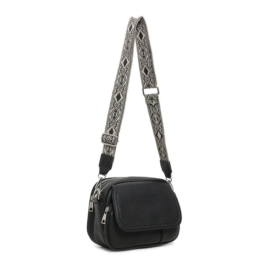 schwarze Crossbody-Bag für den Alltag mit drei fächern und edlen verstellbaren schultergurt