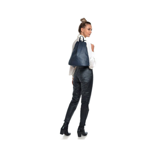 Blau eleganter Damen Rucksack über Schulter getragen
